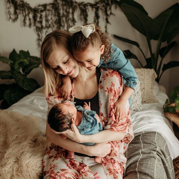 Meet your Posher, Holli - Picture 1 of 1